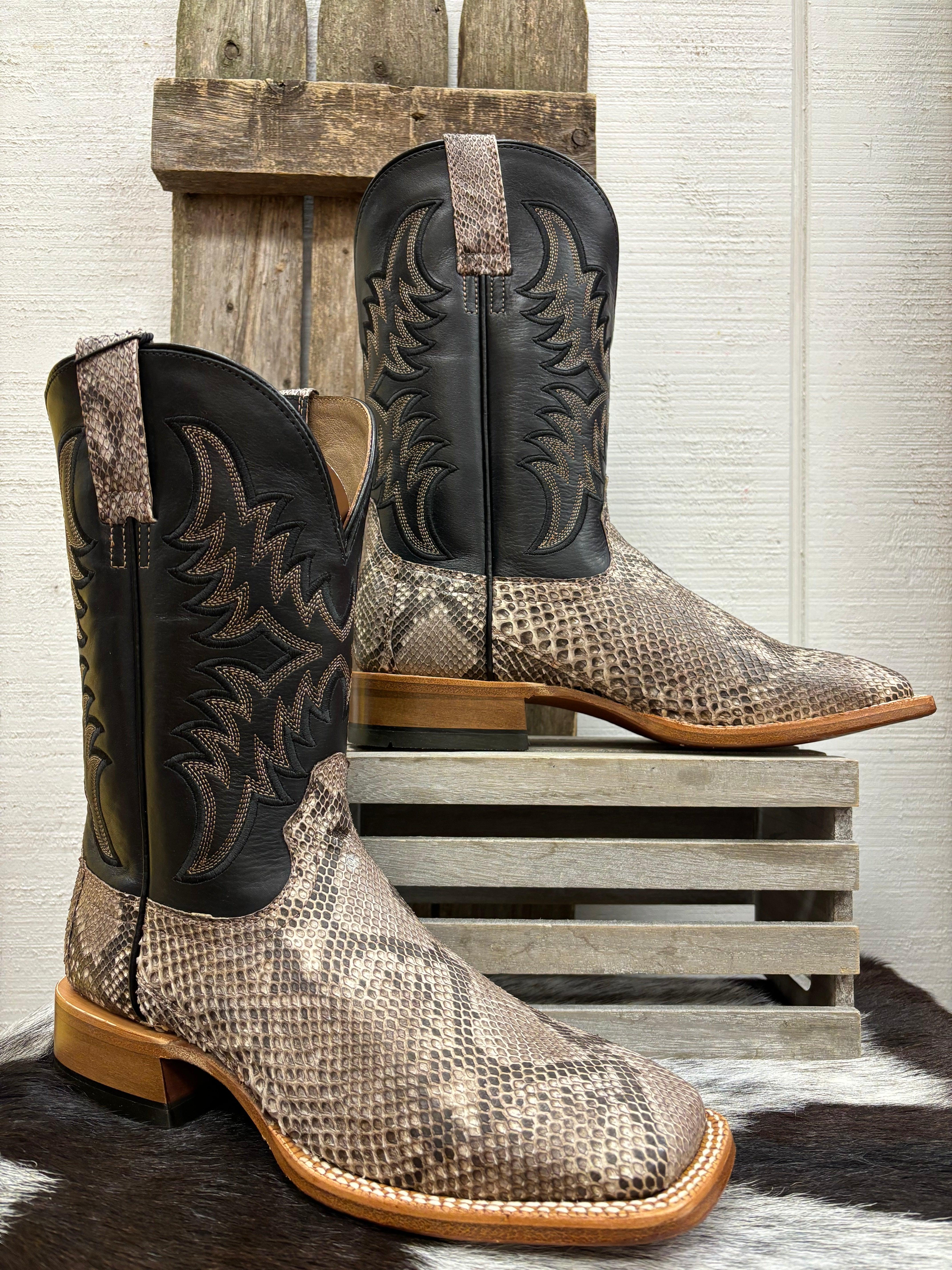 Dried out fashion snakeskin boots