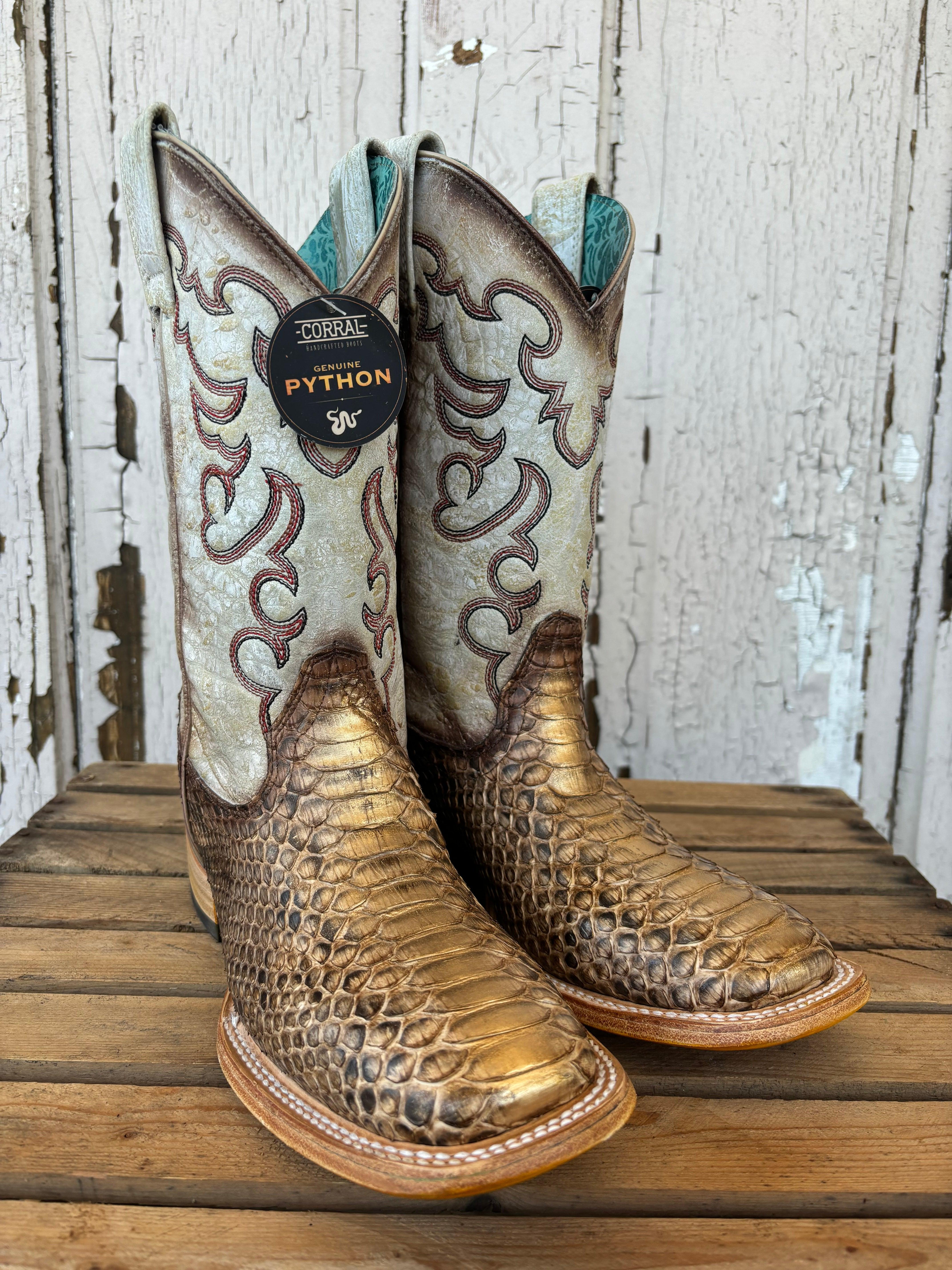 Selling Women’s Corral Western Boots Handcrafted size : 8