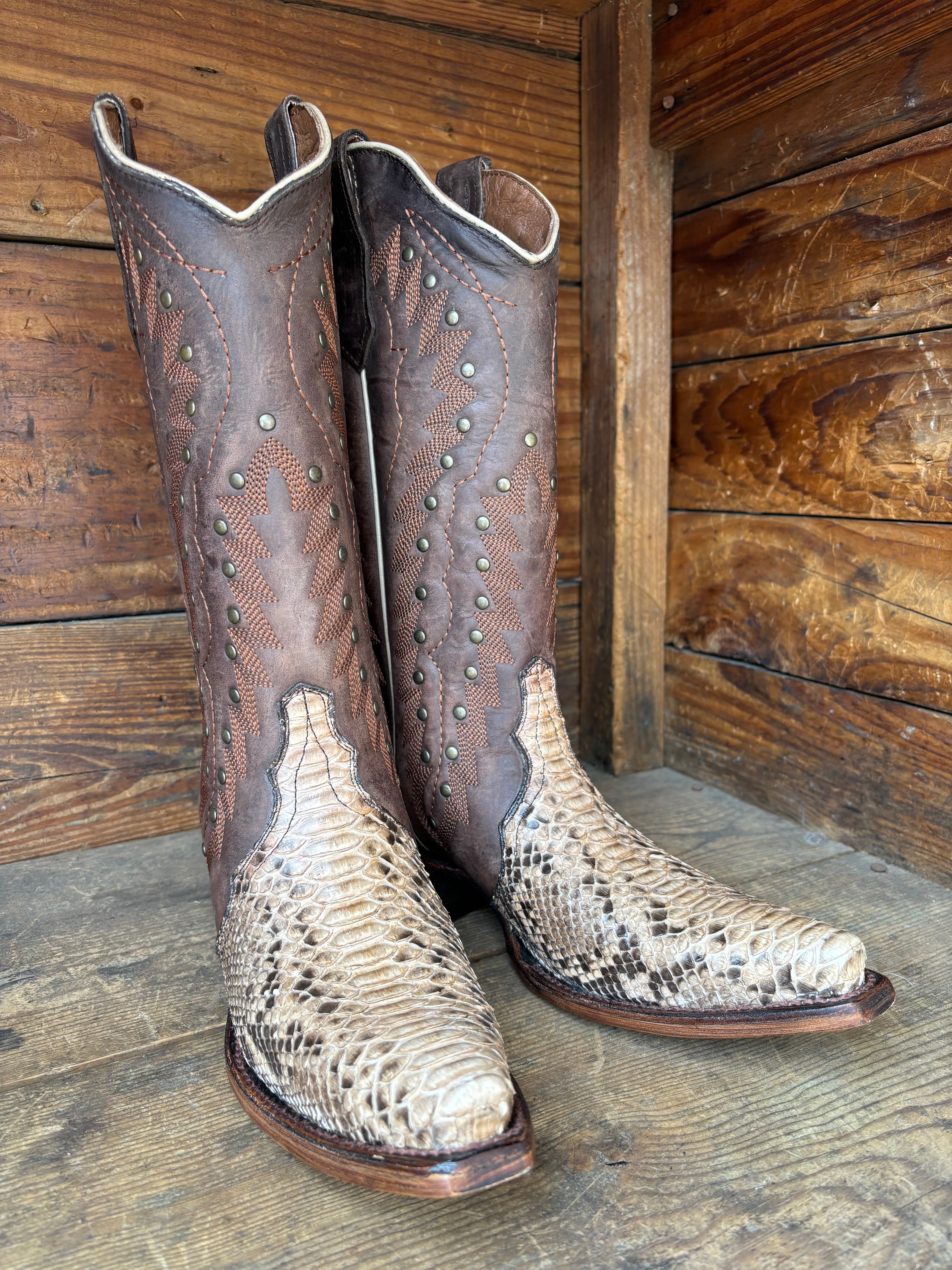 Corral Brown leather boots with Turquoise inlay purchases and studs size Womens 10M