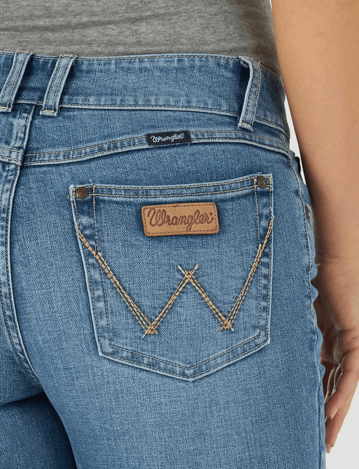 Fashion wrangler jeans back pocket design