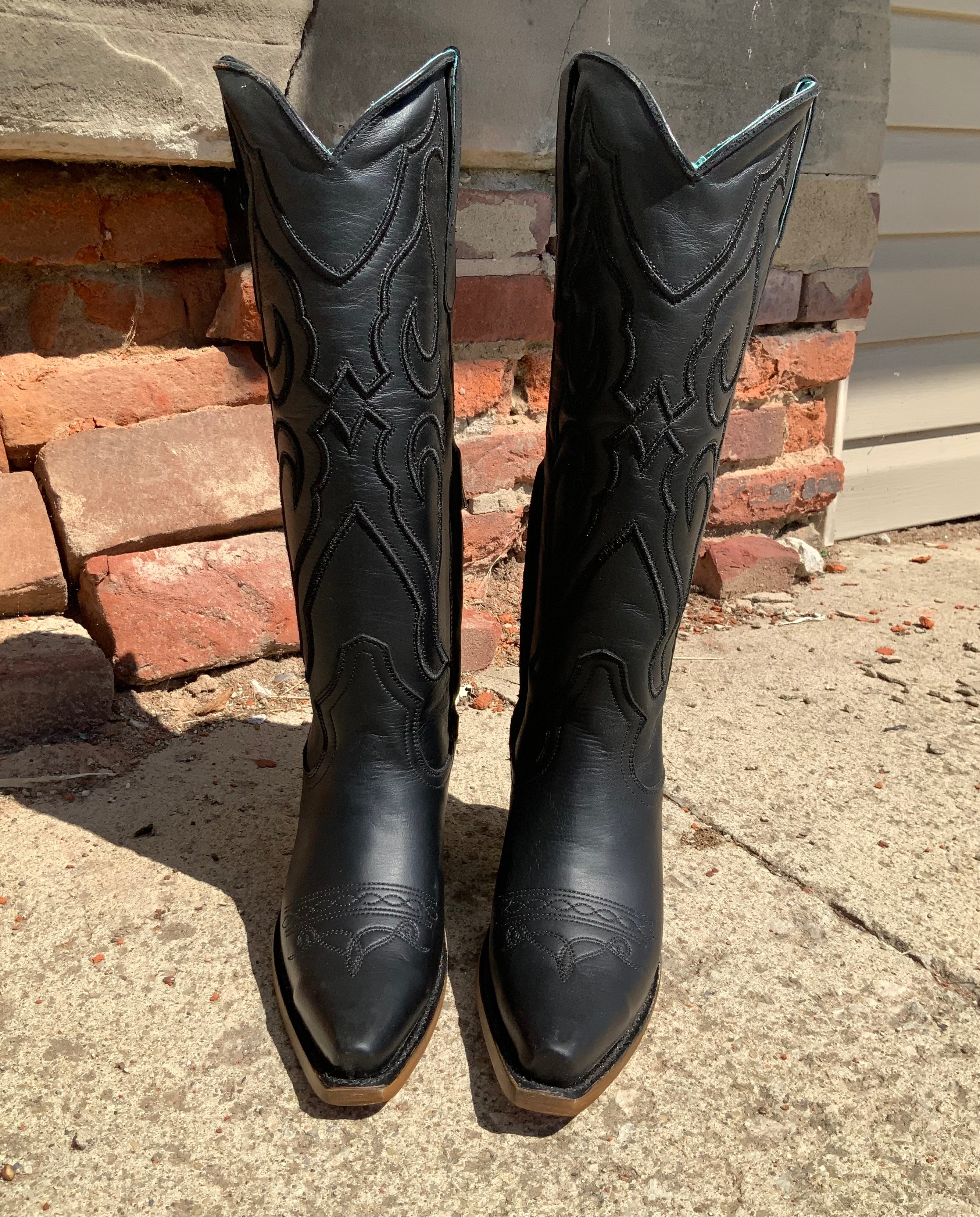 Womens black snip toe fashion cowboy boots